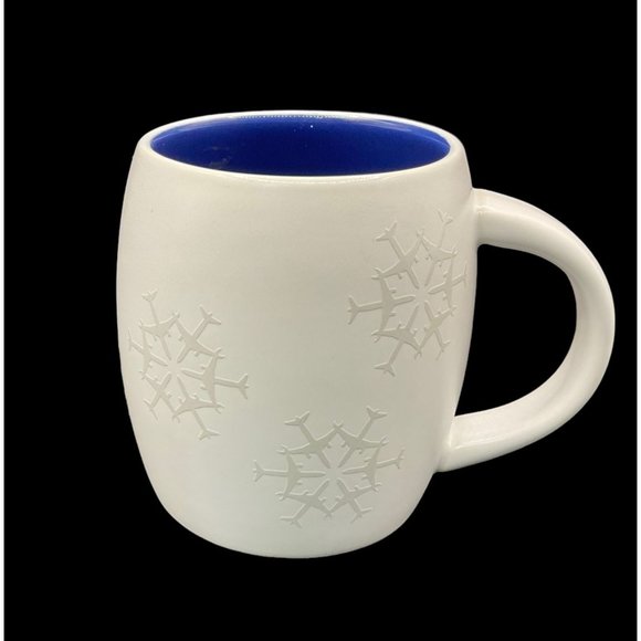 Coffee Mug With Jets Shaped Into Snow Flakes 12 oz - Picture 2 of 7
